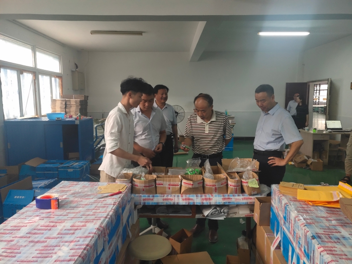 1566805253483505.jpg 参观实训(1).jpg