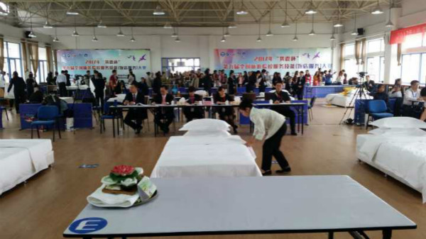 1494572355776551.jpg 汪艳琴参加中式铺床比赛_meitu_3.jpg