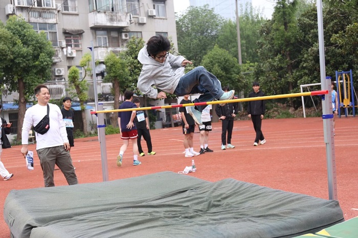 1745985313108749.jpg 4.jpg