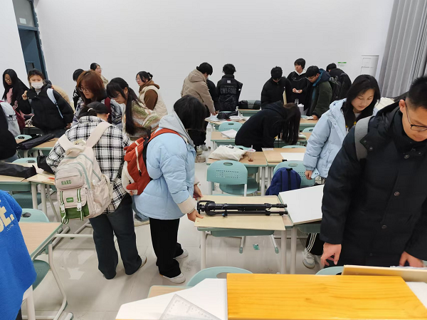 1733189990135636.png 图片1.png