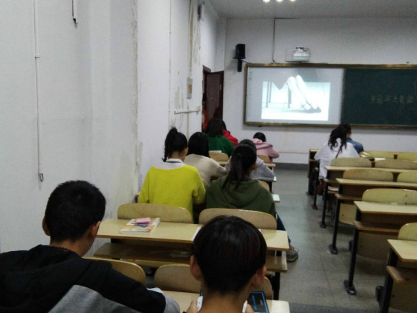E42C704DFFF8752E5965EB22EA548E44_meitu_2.jpg
