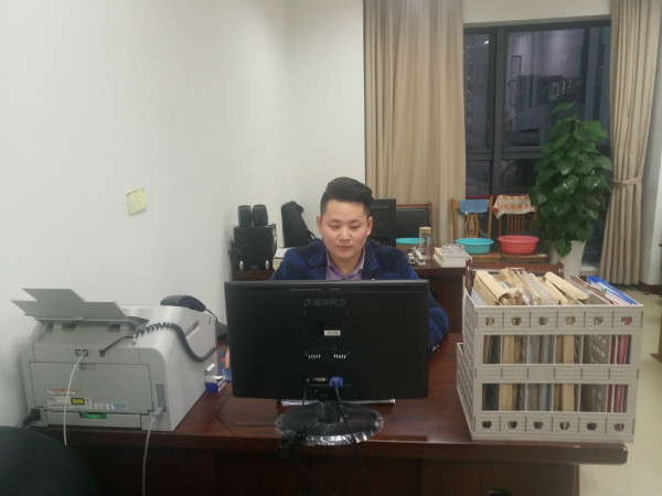 1495523467993431.jpg 十佳大学生—陈志.jpg