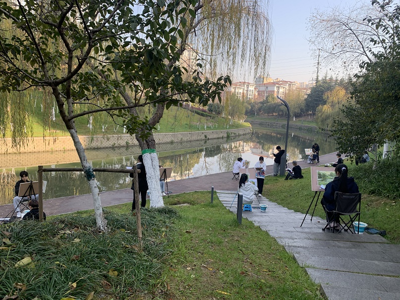 1654740586682441.jpg 校外采风.jpg